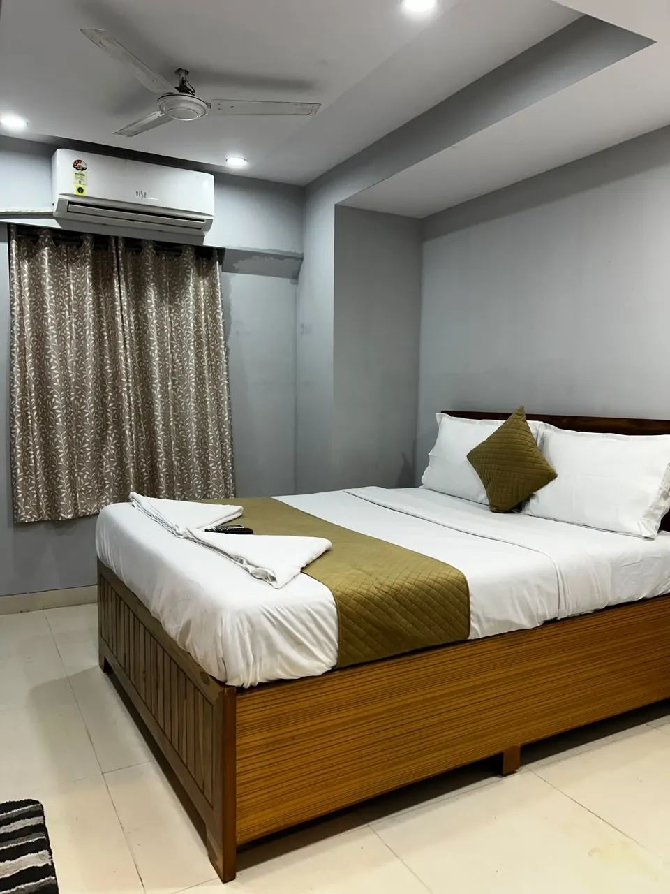 day time hotels in hotel flora inn mumbai