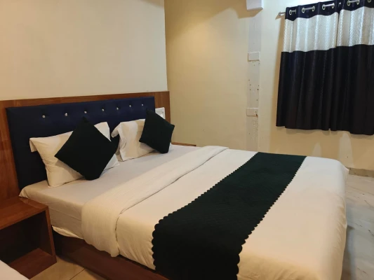 couple friendly hotels in hotel glow star mumbai