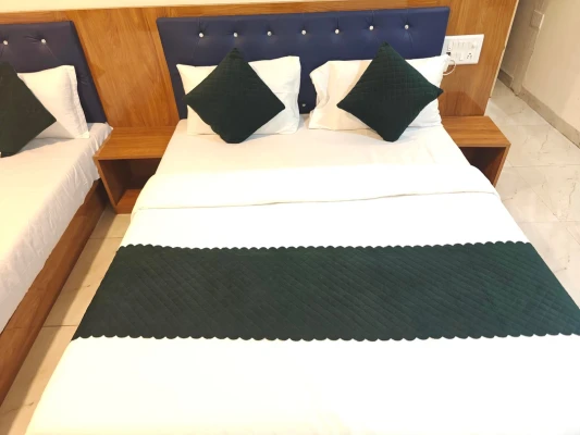 hotel near mumbai airport - hotel glow star