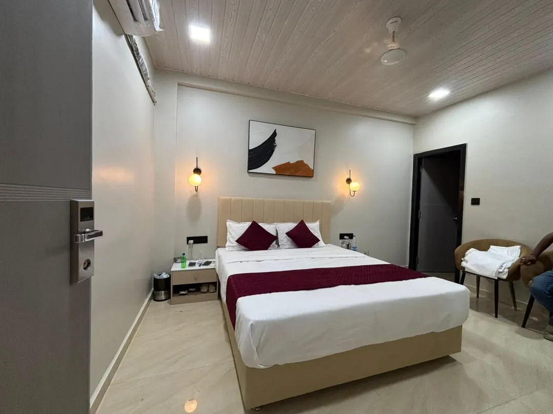 early check in hotels in hotel golden galaxy mumbai