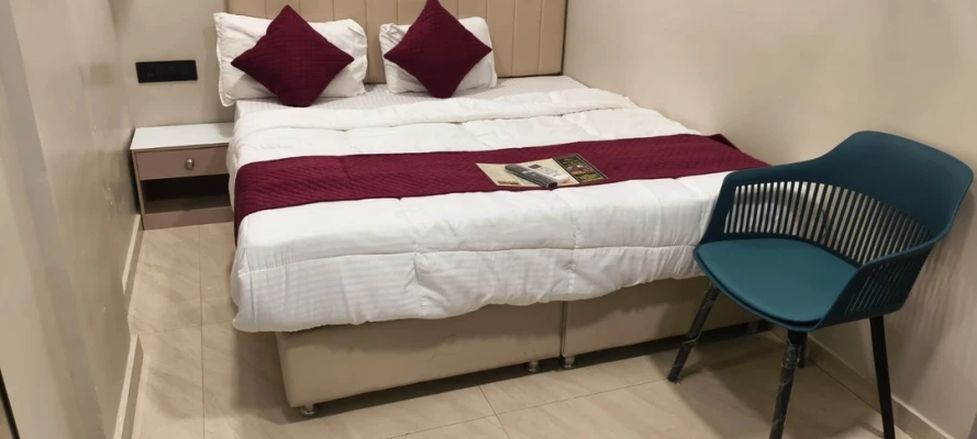 hotels for couple in hotel golden galaxy mumbai