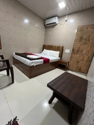 best 5 star hotels in hotel golden inn andheri mumbai