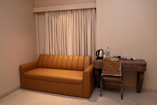 jacuzzi hotel in andheri east, mumbai - hotel golden tulipz