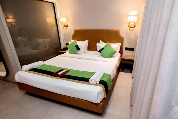 hotel with banquet hall in andheri east, mumbai - hotel golden tulipz