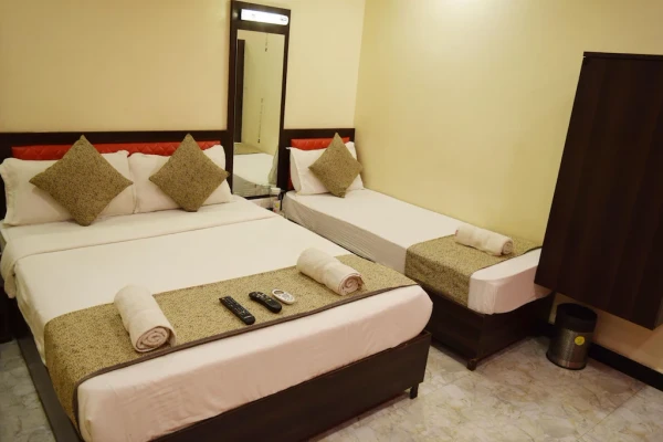 group holiday hotels in hotel grand palace inn mumbai