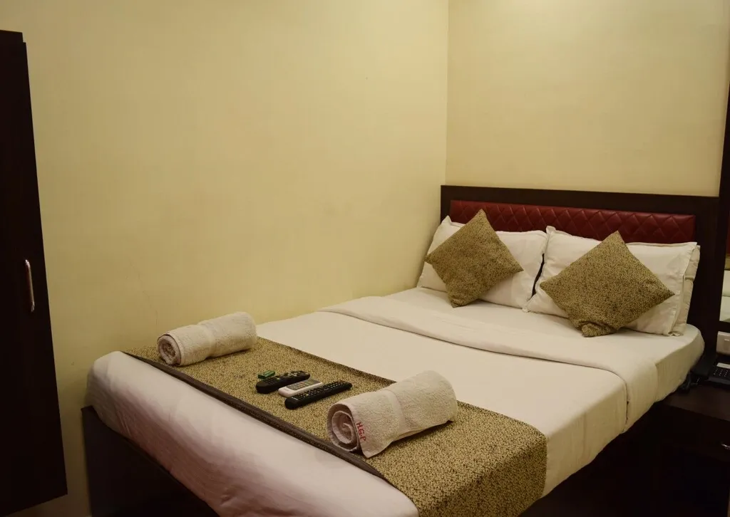 best hourly stay in hotel grand palace inn mumbai