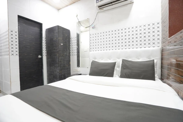 24 hours check in hotels in hotel  grand residency mumbai