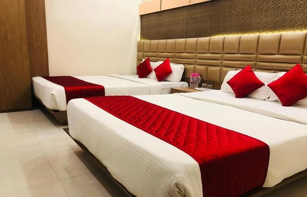 hotels for couple in hotel guest inn residency mumbai