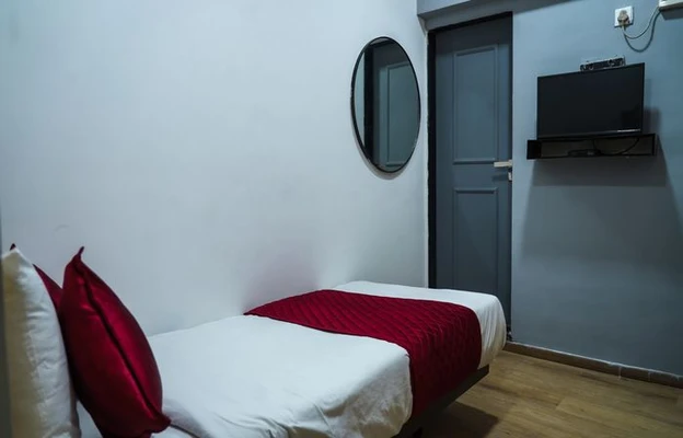 top luxury hotels in hotel highway residency mumbai