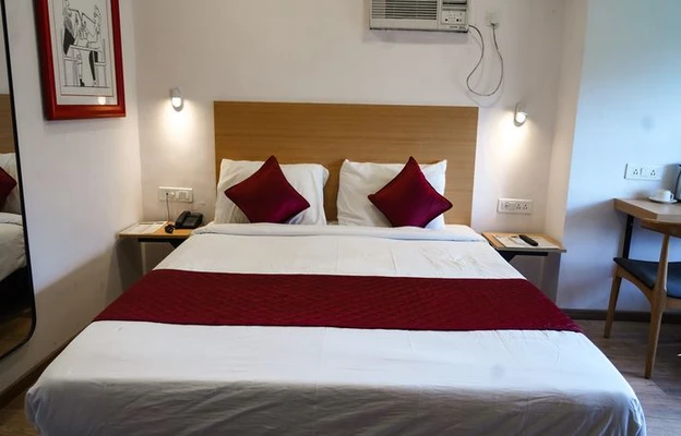 best couple friendly hotels in hotel highway residency mumbai