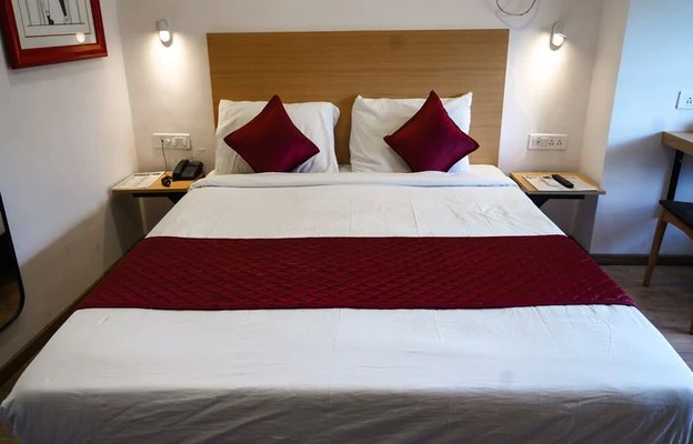 best hotels for couple in hotel highway residency mumbai