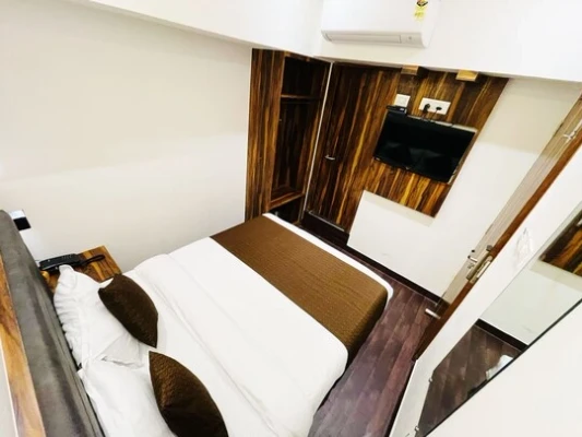 hotel in andheri, mumbai for couples - hotel hilton suites