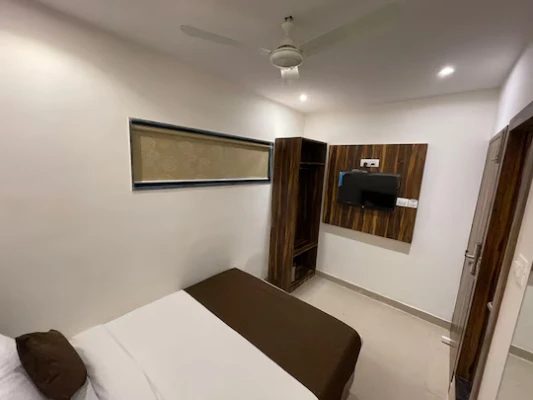 hotel with party hall in andheri, mumbai - hotel hilton suites