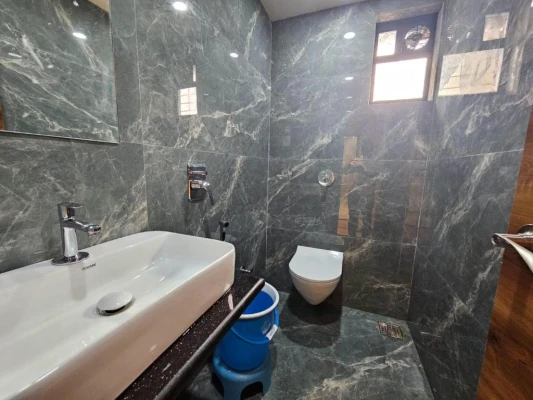 family hotel with pool in masjid bunder, mumbai - hotel imperial suite