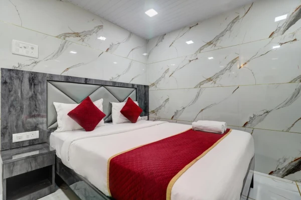 hotel in powai, mumbai for family - hotel lake site