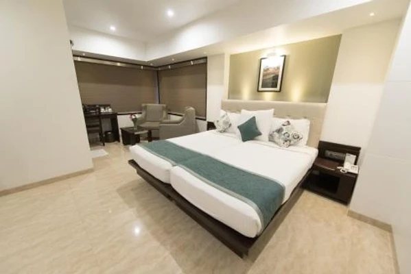 hotel with gym in andheri, mumbai - hotel le grande