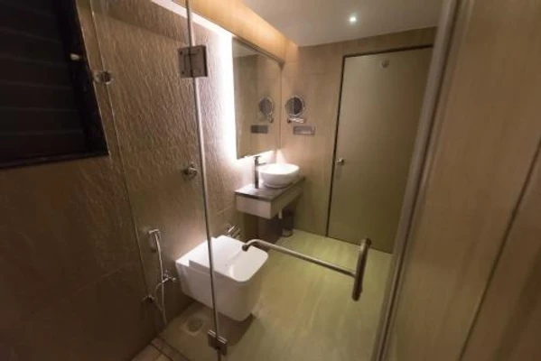 hotel in andheri, mumbai for couples - hotel le grande