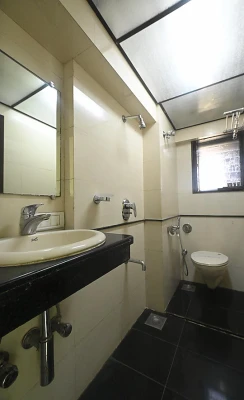 hotel near mumbai railway station - hotel le grande
