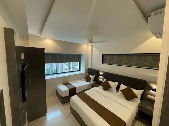 best early check in hotels in hotel lime wood mumbai