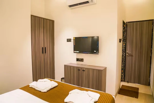 best couple hotels in hotel lime wood mumbai