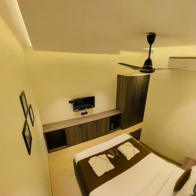 hotel in andheri west, mumbai for couples - hotel lime wood