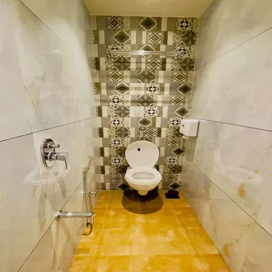 couple friendly hotels in hotel lime wood mumbai