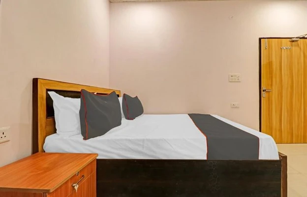 24 hours check in hotels in hotel limewood mumbai