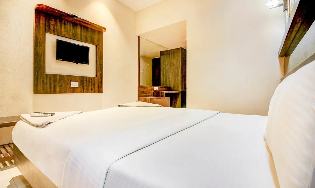 24 hours check in hotels in hotel lotus residency mumbai