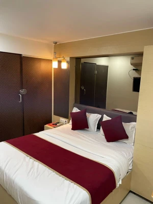 business hotels in hotel lucky galaxy mumbai