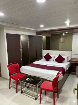 group holiday hotels in hotel lucky galaxy mumbai