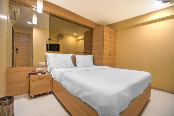 jacuzzi hotel in andheri east, mumbai - hotel lucky galaxy