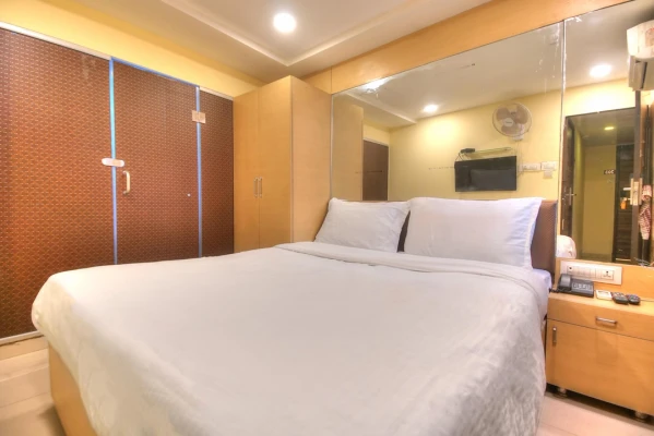 online room booking in andheri east, mumbai - hotel lucky galaxy