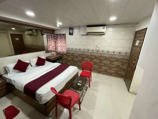 best romantic hotels in hotel lucky galaxy mumbai