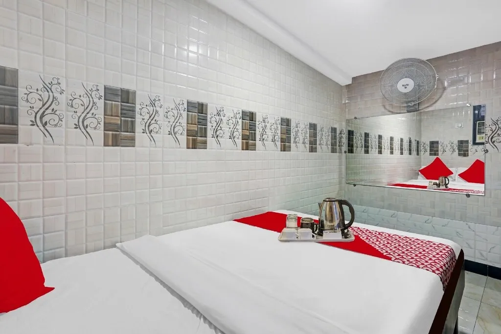 best luxury hotel in hotel madhu palace mumbai