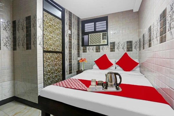 family hotel with pool in mumbai central station, mumbai - hotel madhu palace