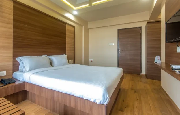 24 hours check in hotels in hotel mahadev residency mumbai