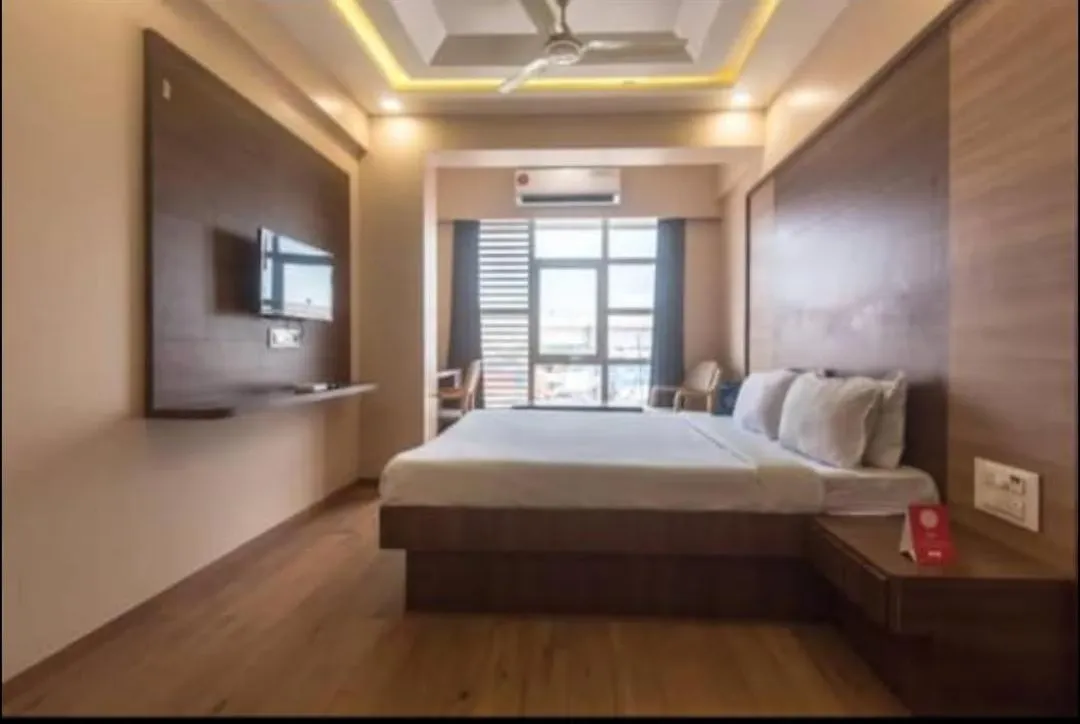 luxury hotel in hotel mahadev residency mumbai