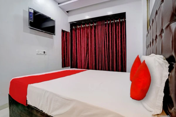 couple hotels in hotel nithyanand guest house mumbai