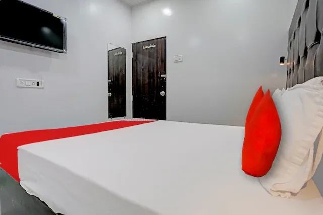 best luxury hotels in hotel nithyanand guest house mumbai