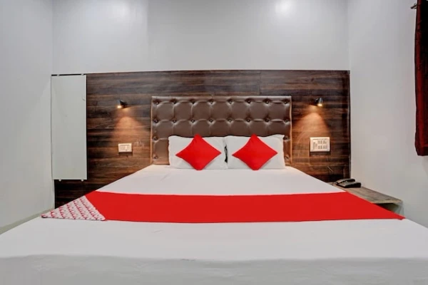 business travel hotels in hotel nithyanand guest house mumbai