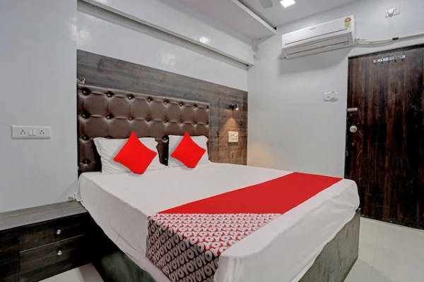 flexible hotel booking in hotel nithyanand guest house mumbai