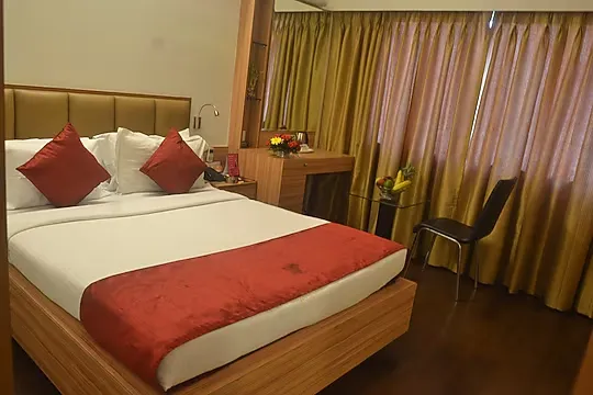 best business hotels in hotel plaza chembur mumbai