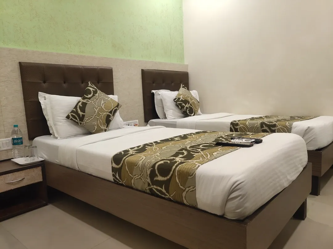 24 hours check in hotels in hotel popular residency mumbai