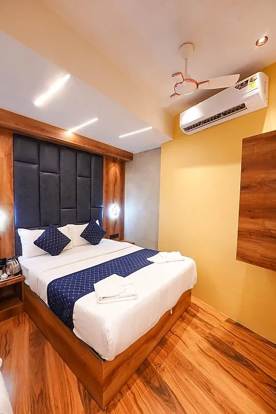 family hotel with pool in santacruz west, mumbai - hotel prince palace