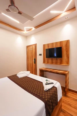 hotel with free parking in santacruz west, mumbai - hotel prince palace