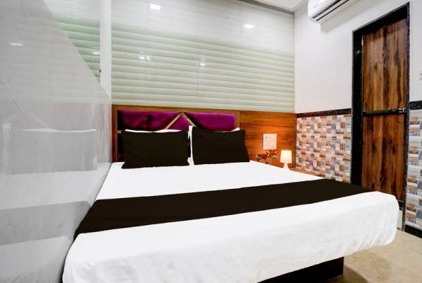 luxury hotel in hotel radha palace guest house mumbai