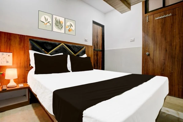 luxury hotel in hotel radha palace guest house mumbai