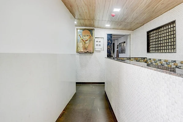 best unmarried couple friendly hotels in hotel radha palace guest house mumbai