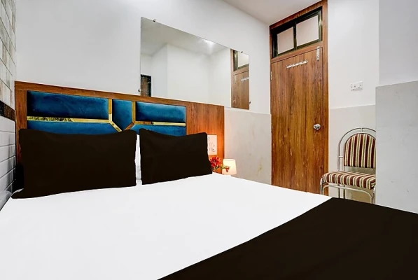 best luxury hotel in hotel radha palace guest house mumbai