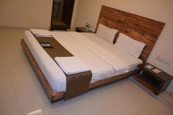 hotel with gym in naigaon east, mumbai - hotel royal residency